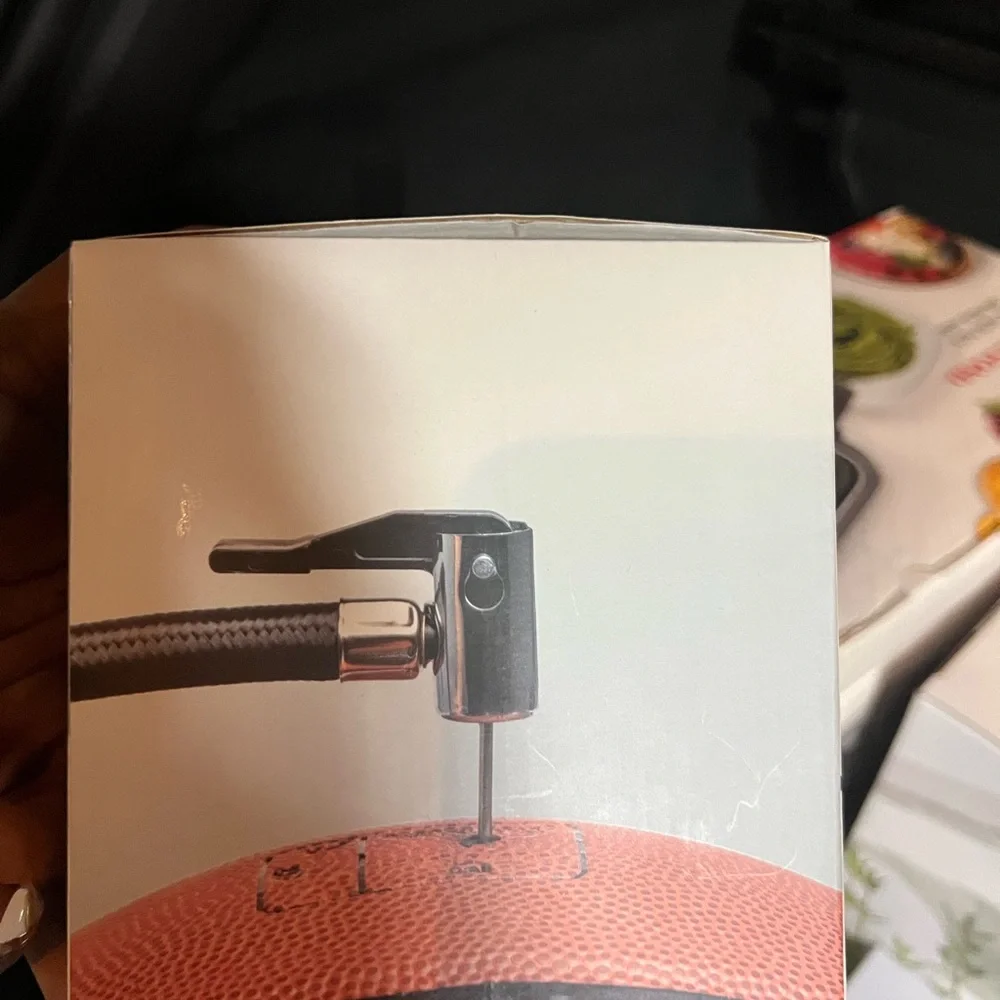 Auto Air Compressor - Picture 4 of 4